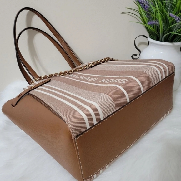 ❌️SOLD❌️ - Picture 10 of 11